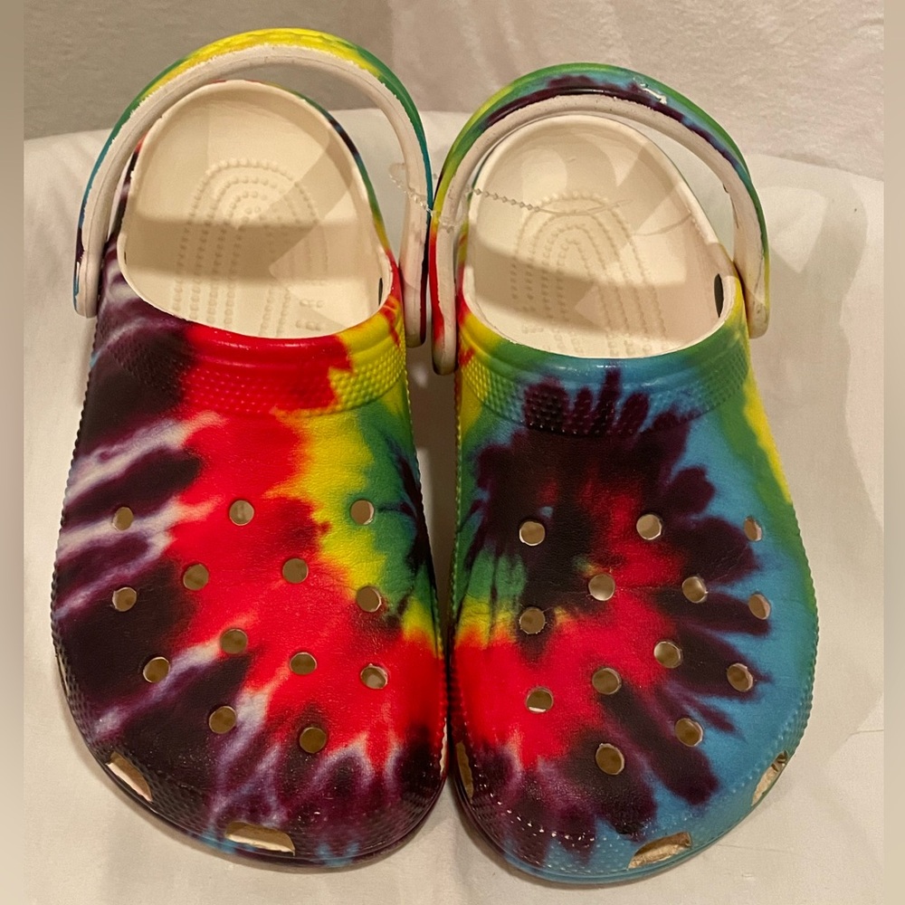CROCS Women’s Tie-Dye Comfort Clogs in Red, Yellow, Blue, Green, Purple